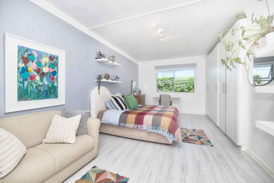 6 Bedroom Property for Sale in Northcliff Western Cape